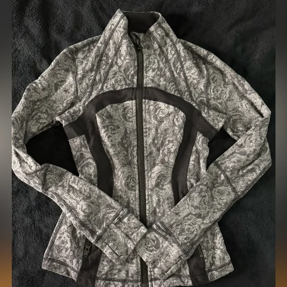 lululemon define jacket - Picture 3 of 4